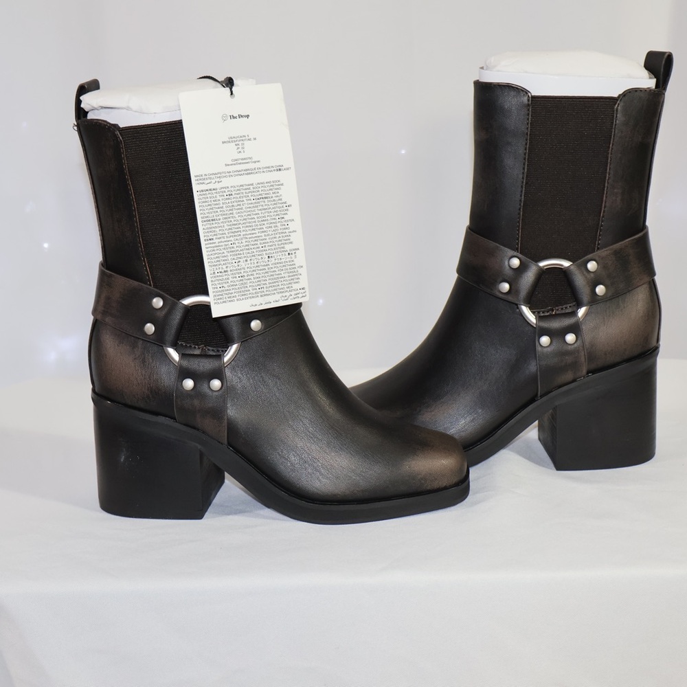 Elegant Distressed Brown Heeled Boots